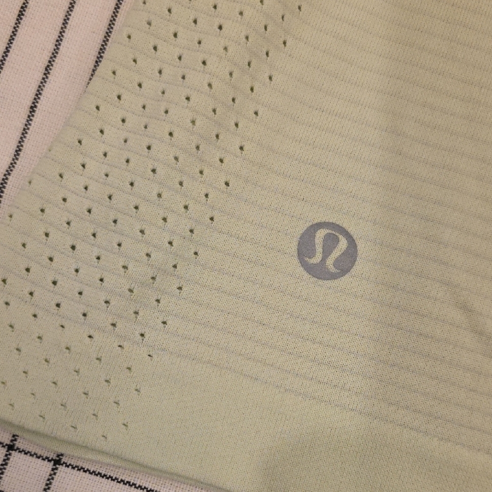 Lululemon Athletica Mint Green Short Sleeve Top - Picture 3 of 6